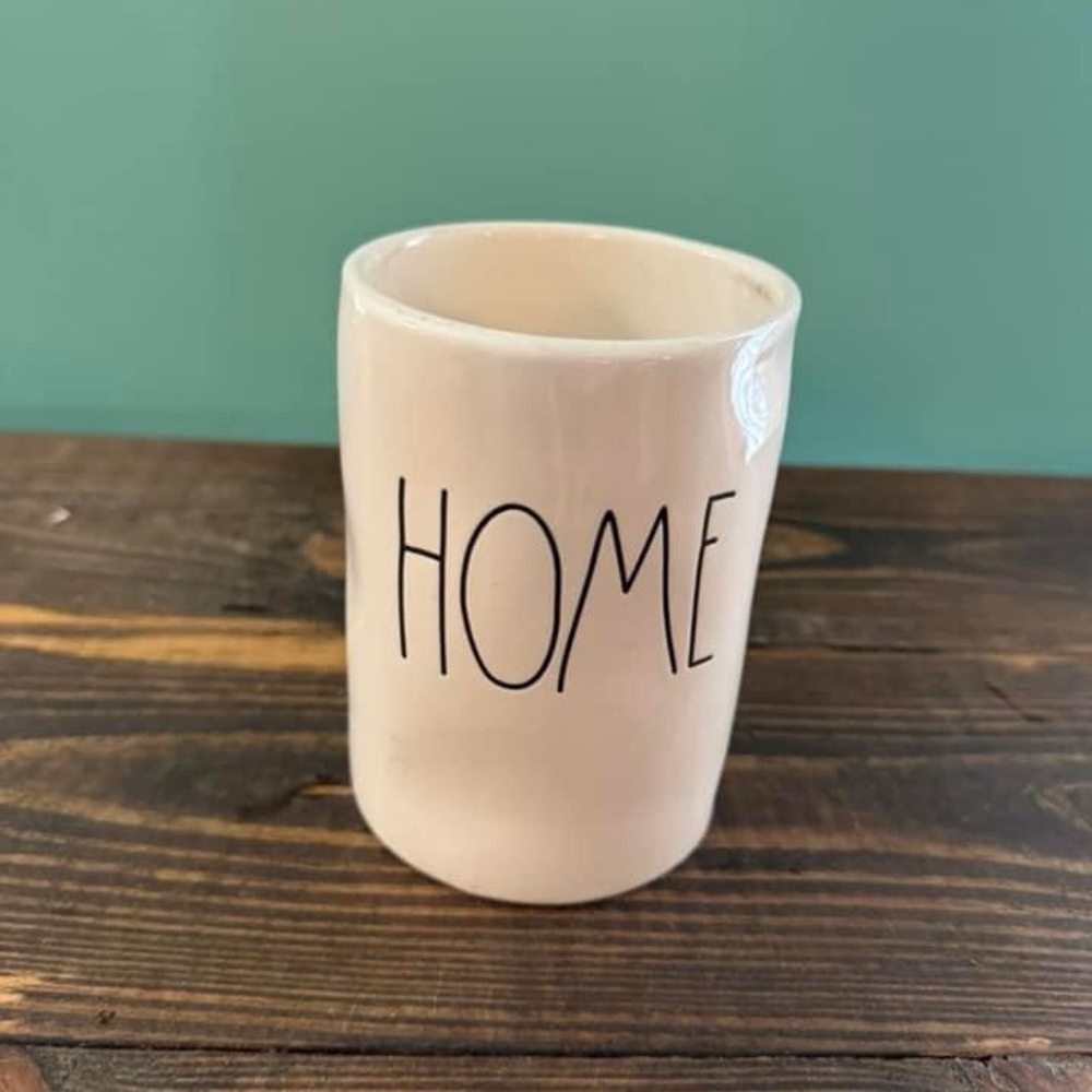Rae Dunn candle